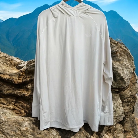 The North Face Performance Hoodie - Picture 1 of 13